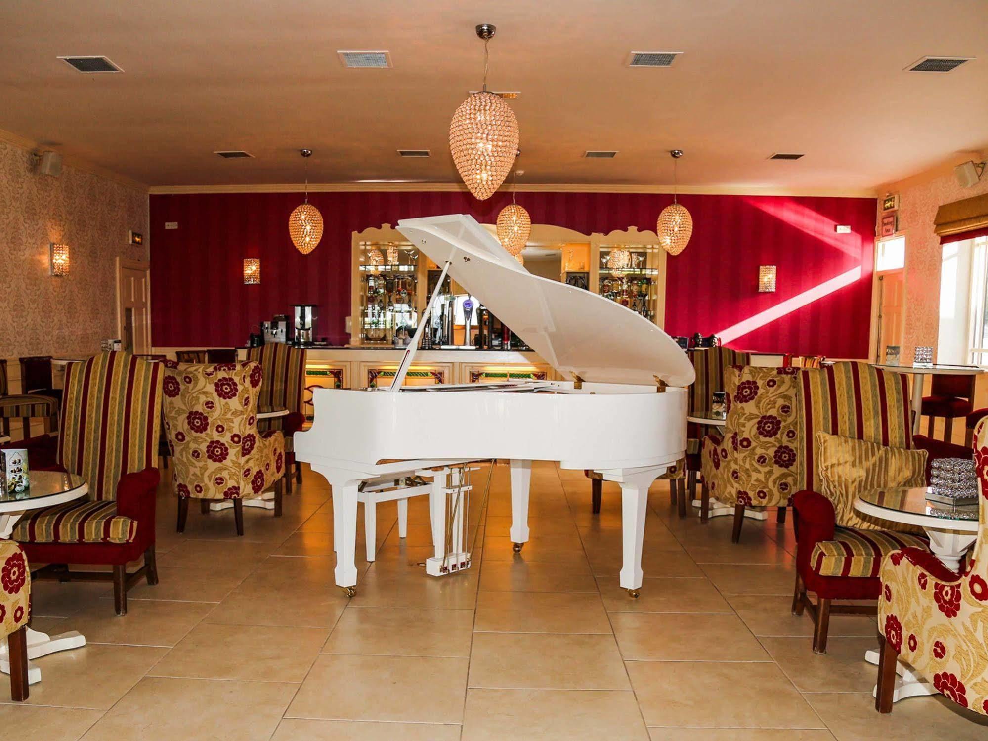 Crover House Hotel & Golf Club Mountnugent Екстериор снимка